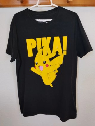 Camiseta Pokémon Pikachu Negra Talla Adolescente