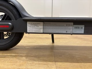 Patinete Eléctrico Xiaomi M365 Negro