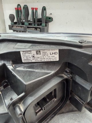 Faro Volvo V40 2016-2020 LED Derecho original