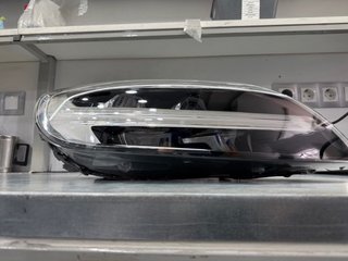 Faro Volvo V40 2016-2020 LED Derecho original