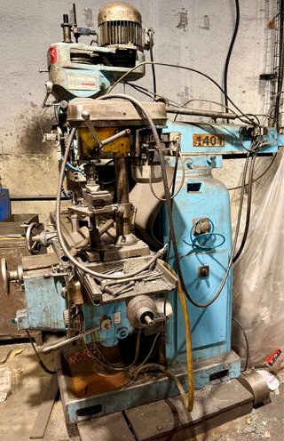 Fresadora ANAYAK FV-1 con avance automático