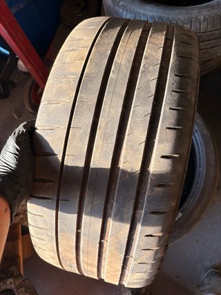 Neumático Michelin Pilot Sport 4s 235/35 ZR 19