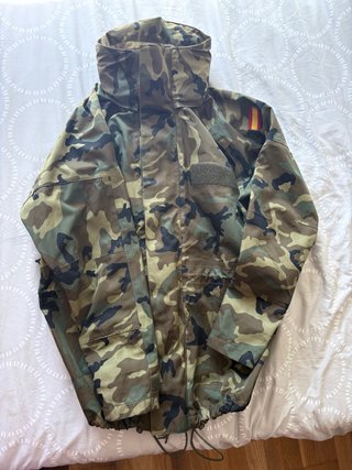 Conjunto interperie boscoso militar