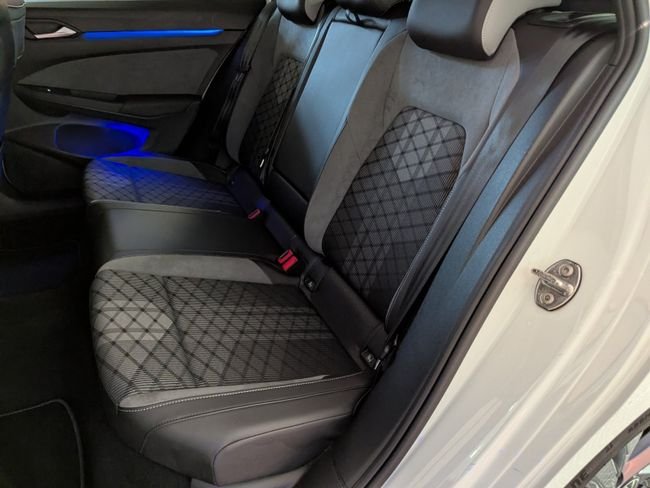 Volkswagen Golf 8 Variant R-Line 2.0 TDI DSG 2023, foto 75