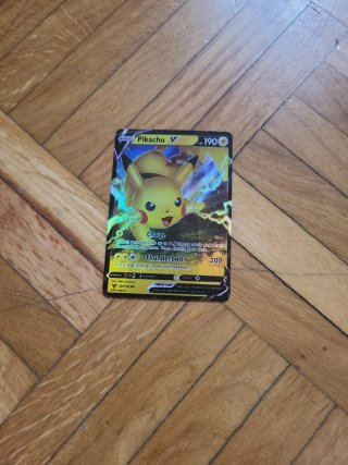 4 Cartas Pokémon Pikachu V, VMAX