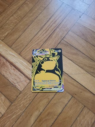 4 Cartas Pokémon Pikachu V, VMAX