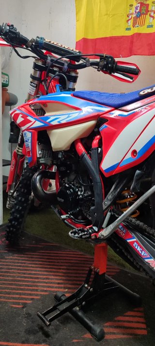 Beta RR300 Racing 2022 Enduro Moto