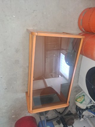 Mesa de madera con 4 sillas