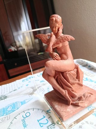 Sujetalibros cristal y terracota mujer