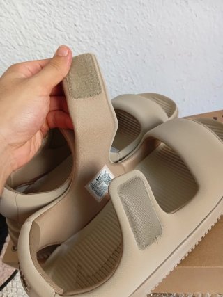 Sandalias Nike Beige