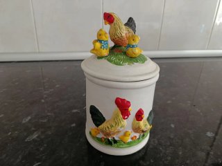 Bucaro gallina y pollitos cerámica