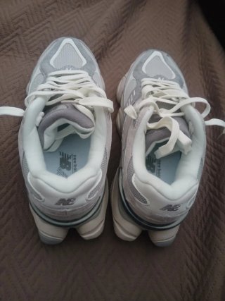 New Balance U9060 Cinza e Branco