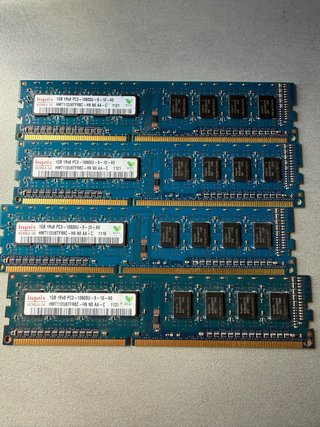 4x Hynix 1GB DDR3 PC3-10600U Módulos RAM