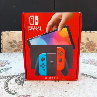 Nintendo Switch V2 (COMO NUEVA) + ACCESORIOS
