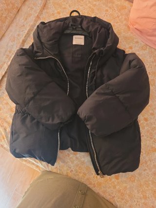 Chaquetón Bershka negro talla XS