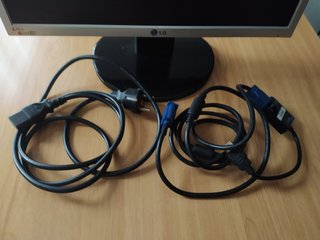 Monitor, tastiera e altoparlanti per computer
