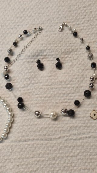 Conjunto collar, pulseras y pendientes
