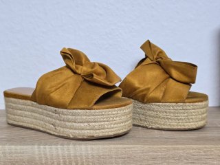 Sandalias Guess Talla 37 Mostaza