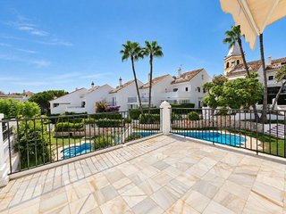 Casa adosada en alquiler en Nagüeles en Marbella