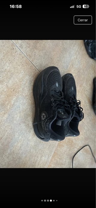 Zapatillas de baloncesto grises
