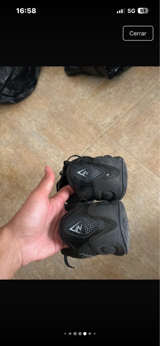Zapatillas de baloncesto grises