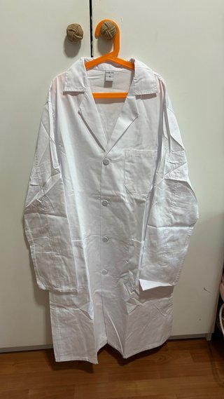 Bata de laboratorio blanca sin estrenar