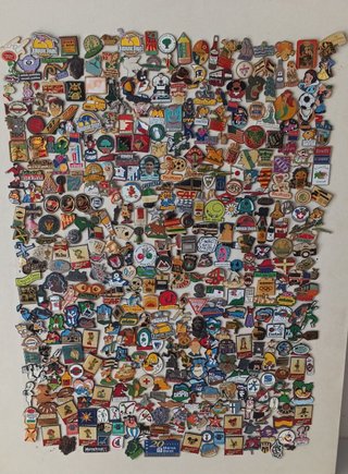 Colección de 310 pines variados
