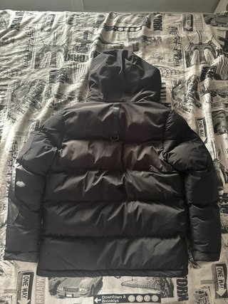 Abrigo Hoodrich Negro
