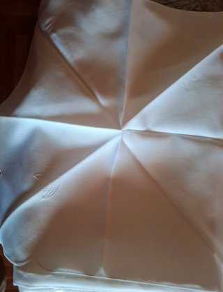 Mantel y servilletas bordados