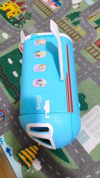 Avión de juguete Bluey con figuras