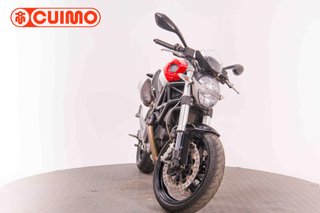 DUCATI MONSTER 696