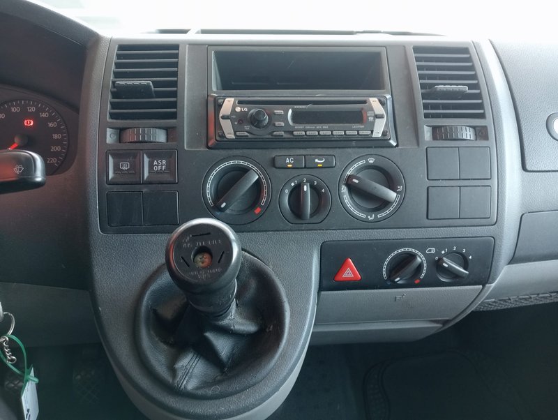 Volkswagen Transporter 2007, foto 14