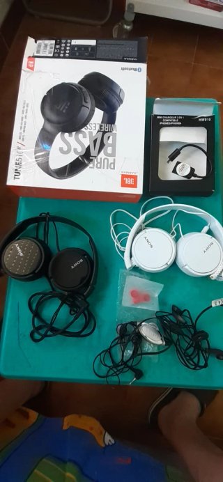 Set 2 Cuffie Sony + 2 Cuffiette JBL + gommini + mi