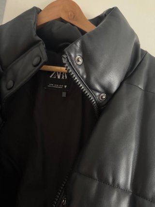 Chaqueta acolchada efecto piel Zara
