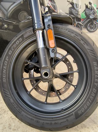 Harley-Davidson Sportster S Negra/Granate