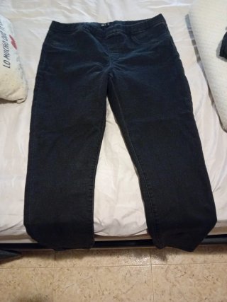 Pantalón fino negro de señora