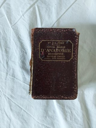 2 libros RAMON Y CAJAL y Anatomía descriptiva