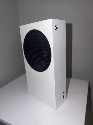Xbox Series S + Mando Edición Especial