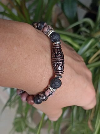 Pulsera de rodonita y Lava negra