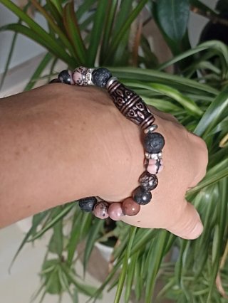 Pulsera de rodonita y Lava negra