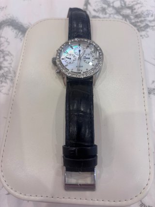 Reloj Guess Correa Cuero Negro y Plata