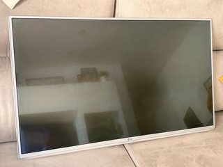 TV LG 43 blanca