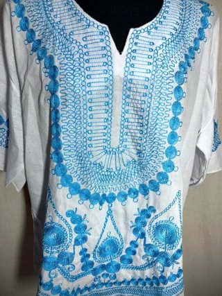 Blusa estilo chilaba bordada