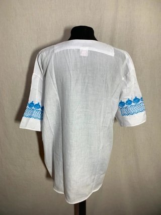 Blusa estilo chilaba bordada