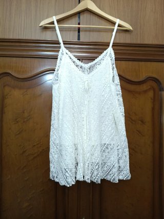 Blusa de encaje blanco