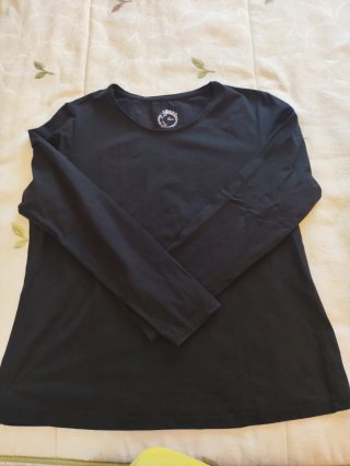 Camiseta negra manga larga