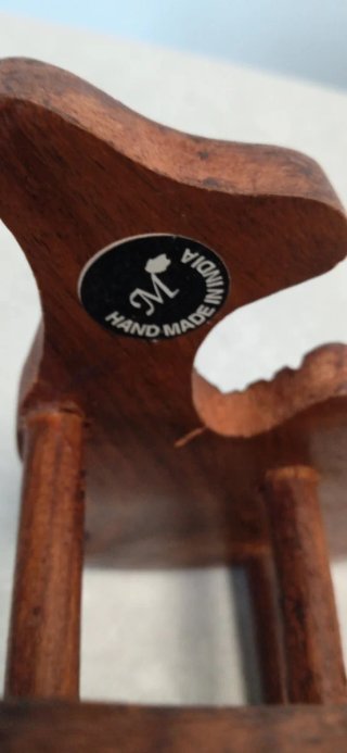 Posavasos de madera con soporte de delfín