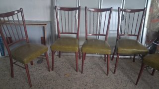 Sillas antiguas salón madera y polipiel