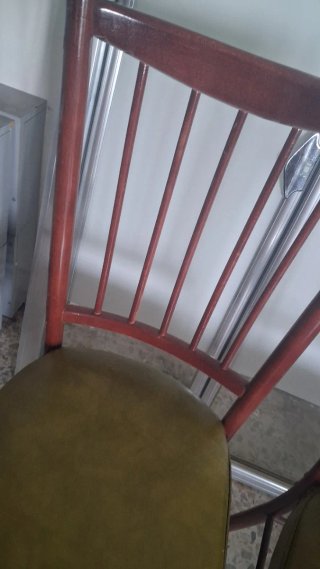 Sillas antiguas salón madera y polipiel