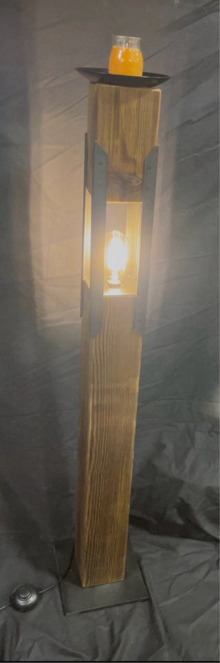 Lámpara de pie rústica madera y metal